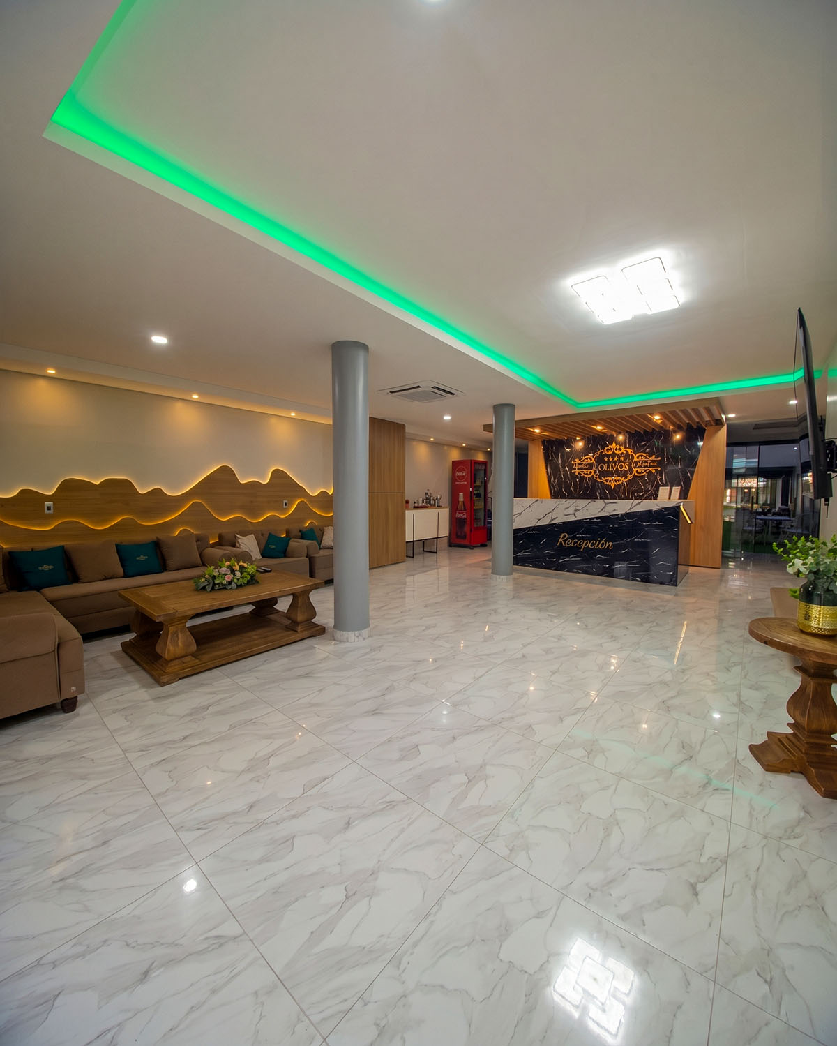 Hall do Los Olivos Hotel em San Estanislao